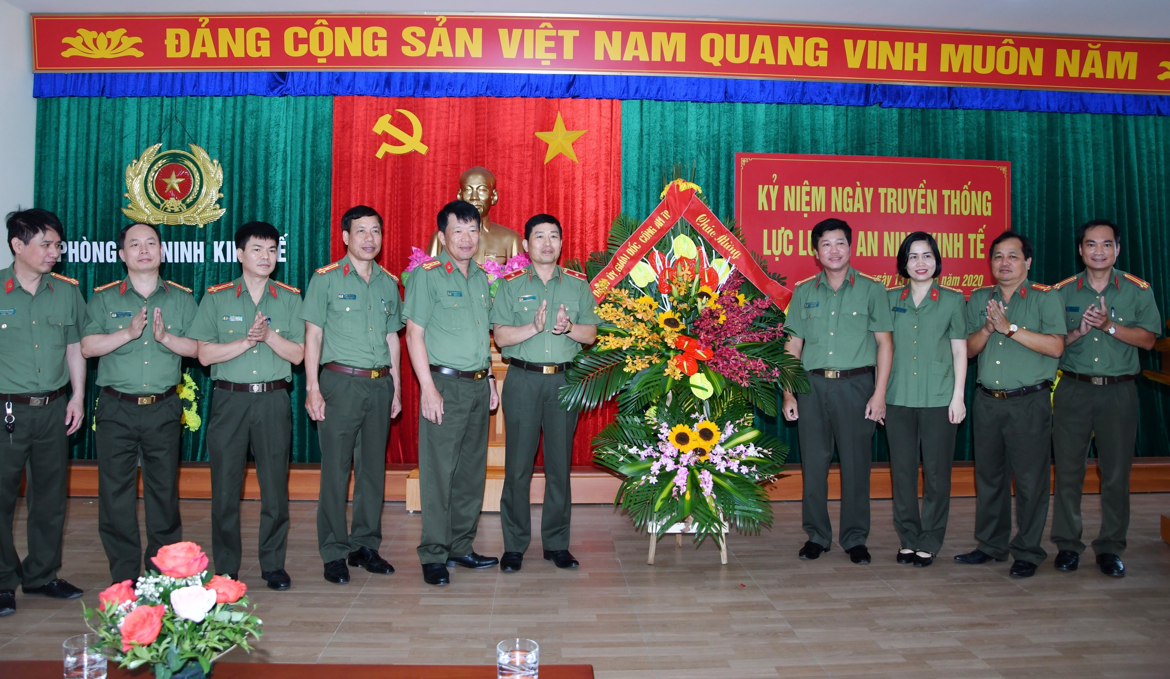 Lực lượng An ninh kinh tế Công an Hải Phòng: Tự hào trang sử vàng truyền thống 70 năm xây dựng, chiến đấu và trưởng thành